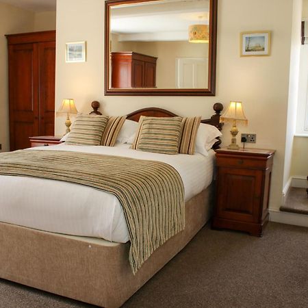 Rollestone Manor B&B And Restaurant Shrewton Exterior foto