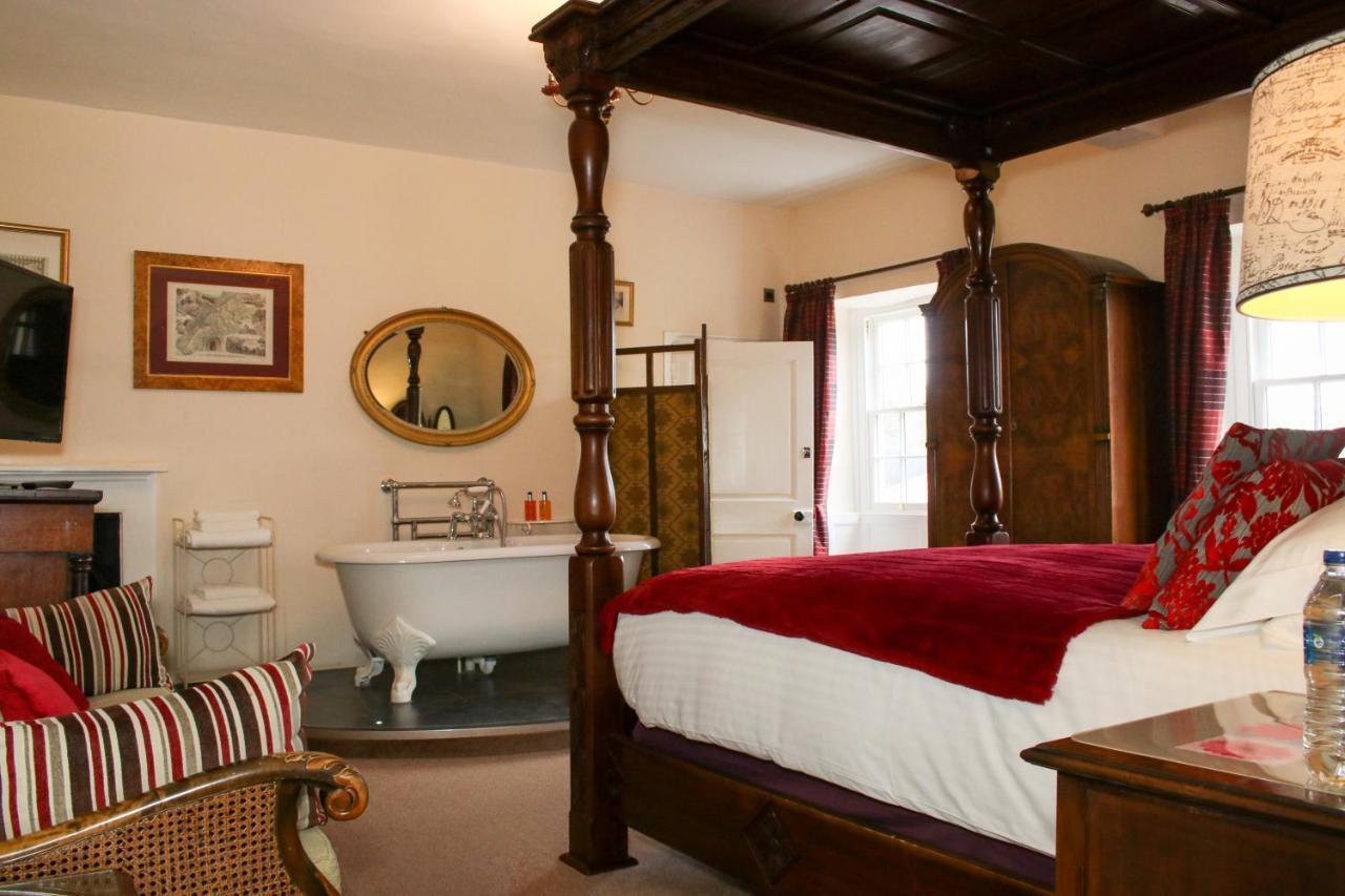 Rollestone Manor B&B And Restaurant Shrewton Exterior foto
