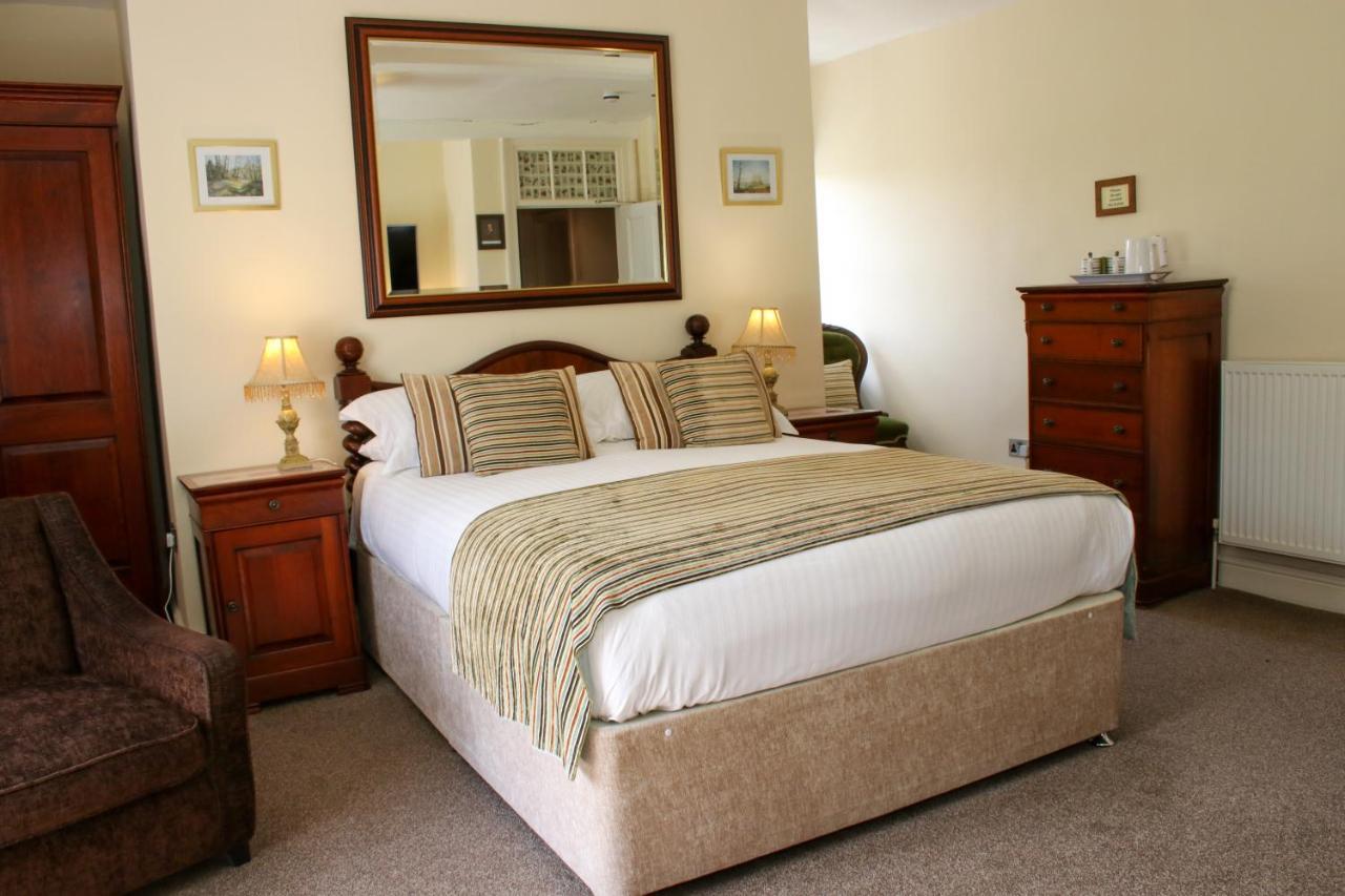 Rollestone Manor B&B And Restaurant Shrewton Exterior foto