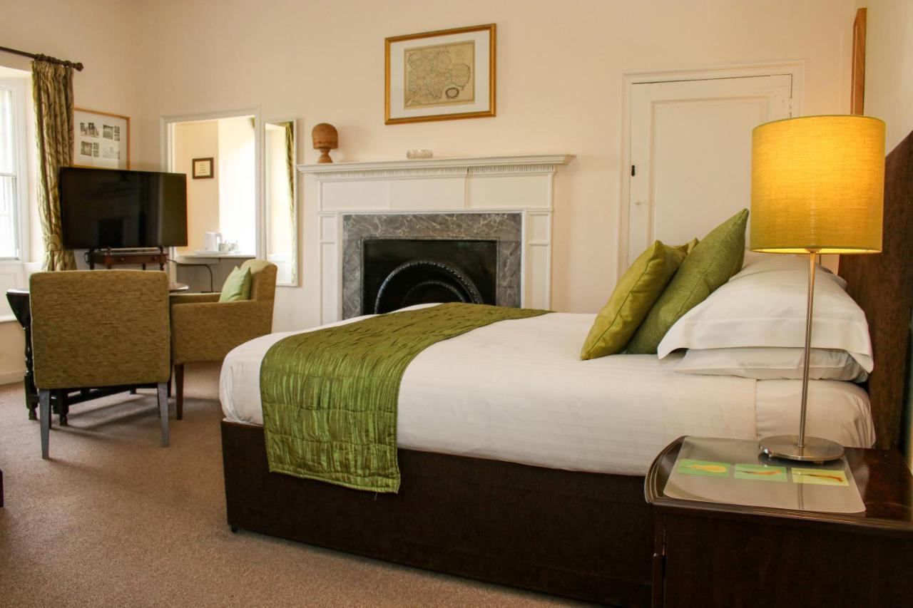 Rollestone Manor B&B And Restaurant Shrewton Exterior foto