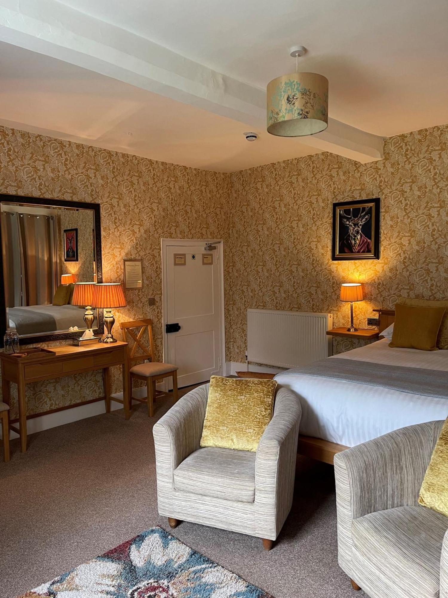 Rollestone Manor B&B And Restaurant Shrewton Exterior foto