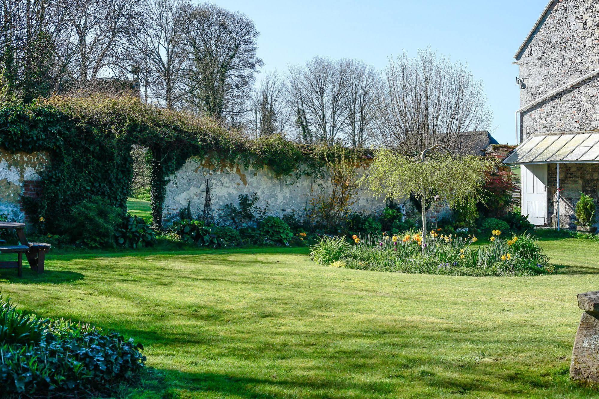 Rollestone Manor B&B And Restaurant Shrewton Exterior foto